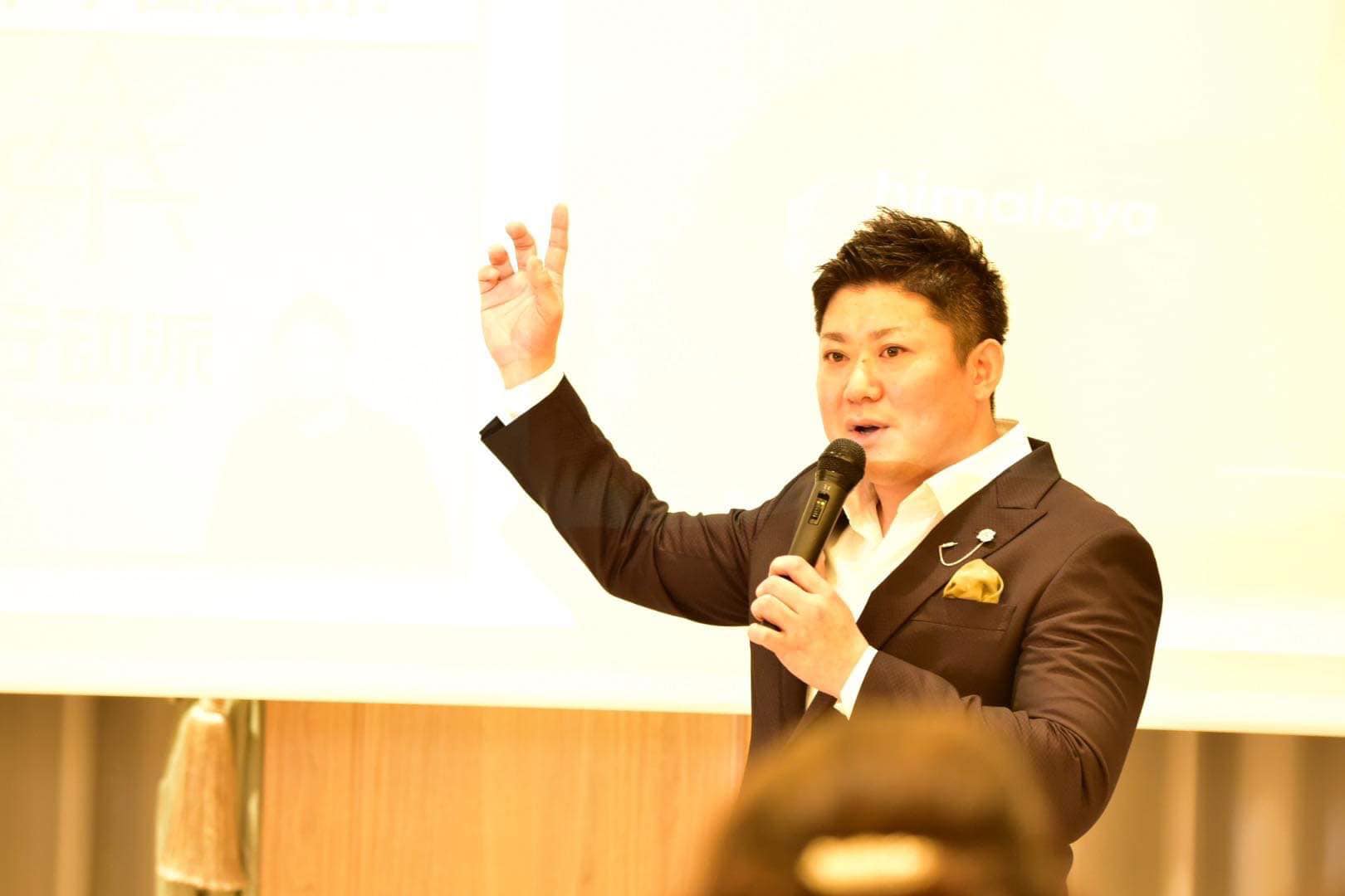 クローバー出版ファウンダー会長・小川泰文